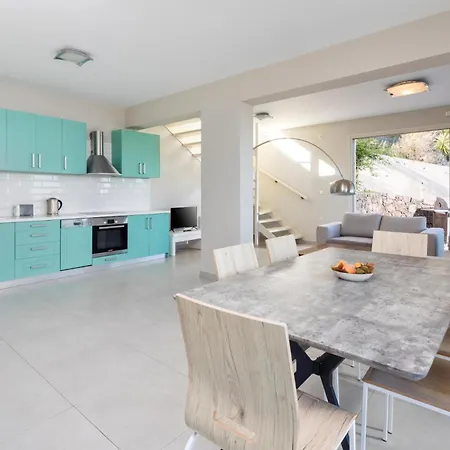 Azur By Vintage Travel *