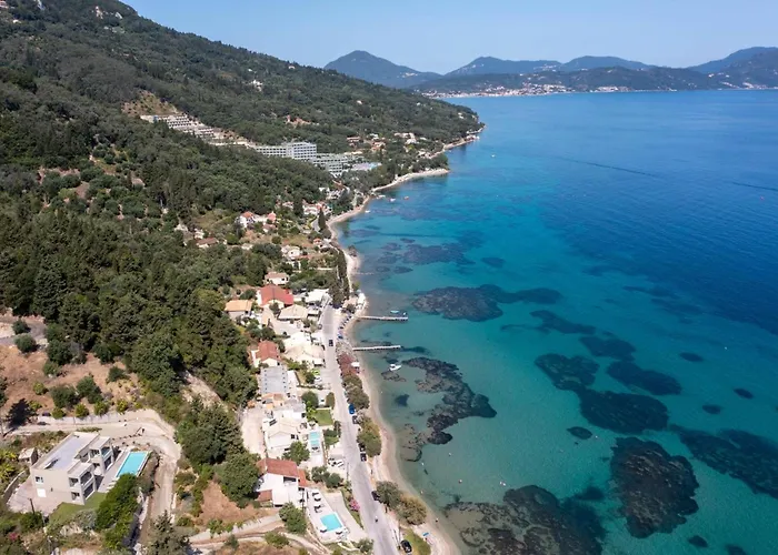 ヴィラ Azur ブカリ